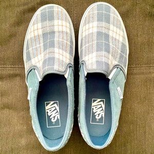 Women’s Asher Platform slip on Vans size 8.5.